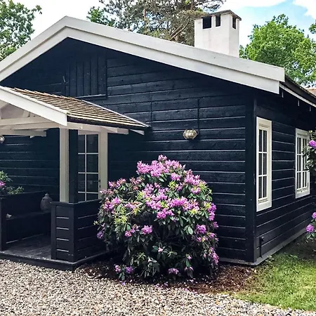Stunning In W/ 4 Bedrooms Feriehus Hornbæk
